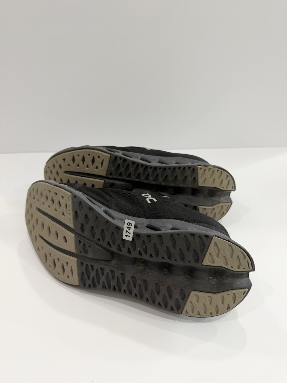 On Running Cloudsurfer Women’s Shoes - Picture 10 of 10
